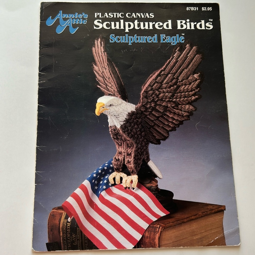SALE 🇺🇸 1991 Annie's Attic Sculptured Bird Eagle Plastic Canvas Booklet No 87B31